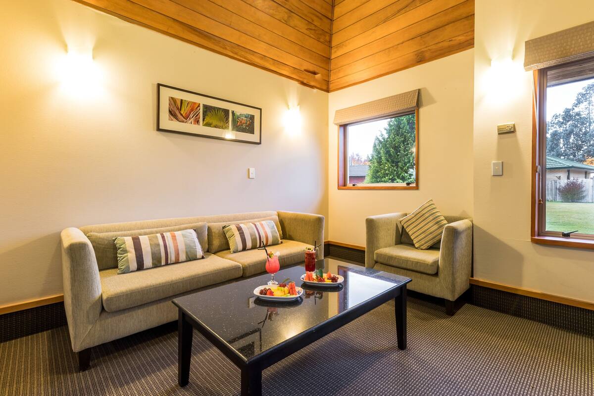 Villa Room  | In-room safe, desk, iron/ironing board, WiFi (free)