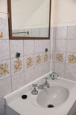 Standardzimmer (Family) | Badezimmer