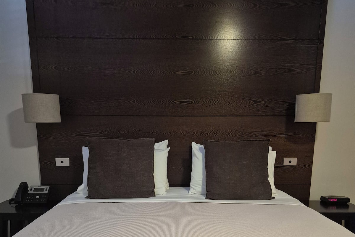 Deluxe Resort Room | Minibar, iron/ironing board, free WiFi, bed sheets