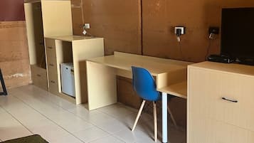Basic Twin Room | Living area | TV