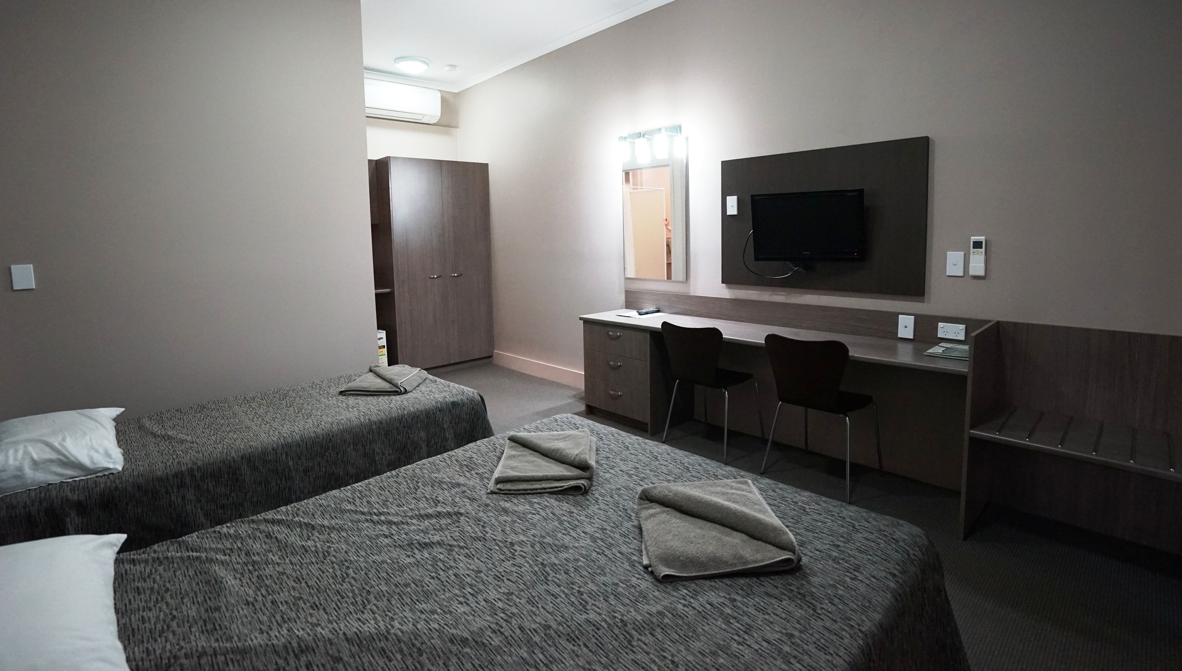 Habitación estándar | Tabla de planchar con plancha y wifi gratis 