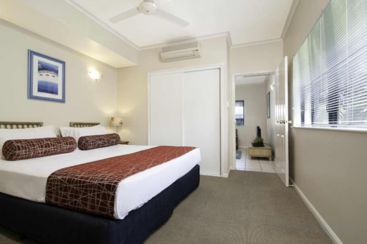 Premium bedding, iron/ironing board, WiFi (free), bed sheets