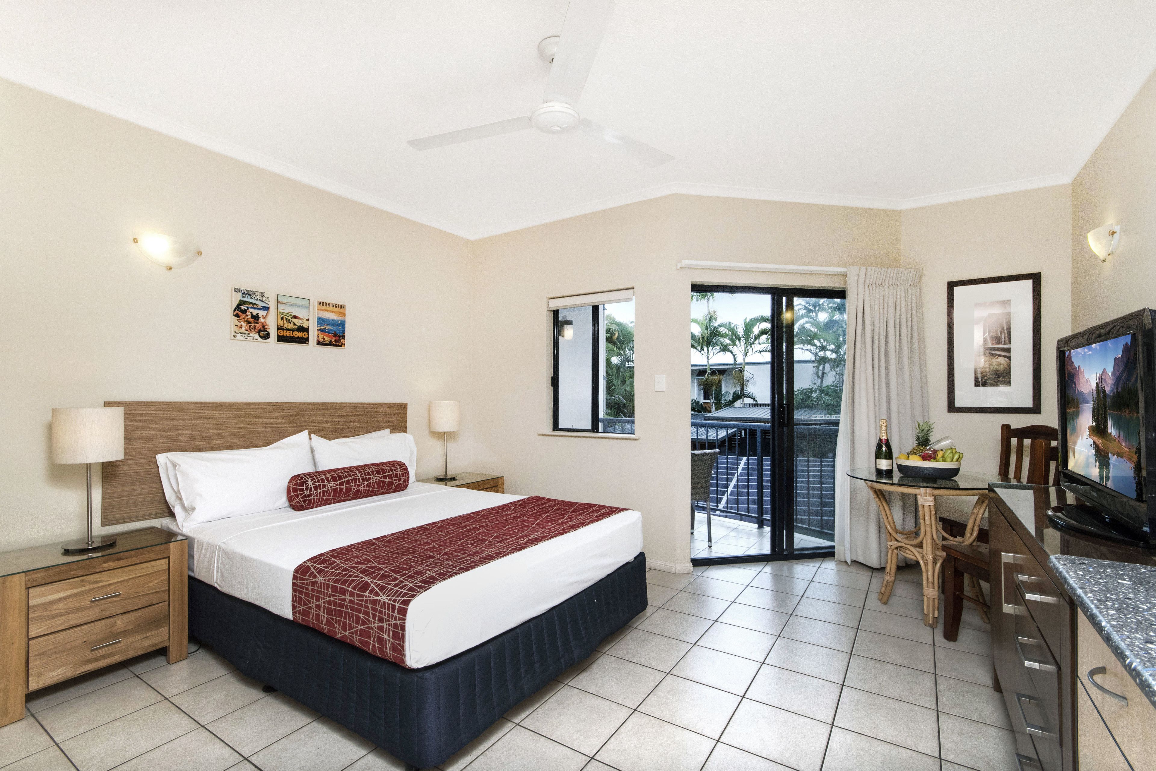 Studio | Premium bedding, iron/ironing board, free WiFi, bed sheets