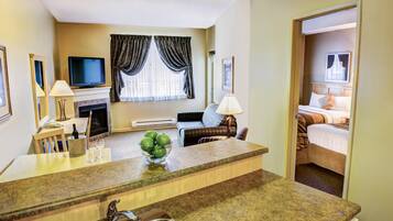 Schreibtisch, Verdunkelungsvorhänge, schallisolierte Zimmer