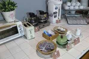 Daily buffet breakfast (USD 5.00 per person) - Mito Hotel (Phnom Penh)