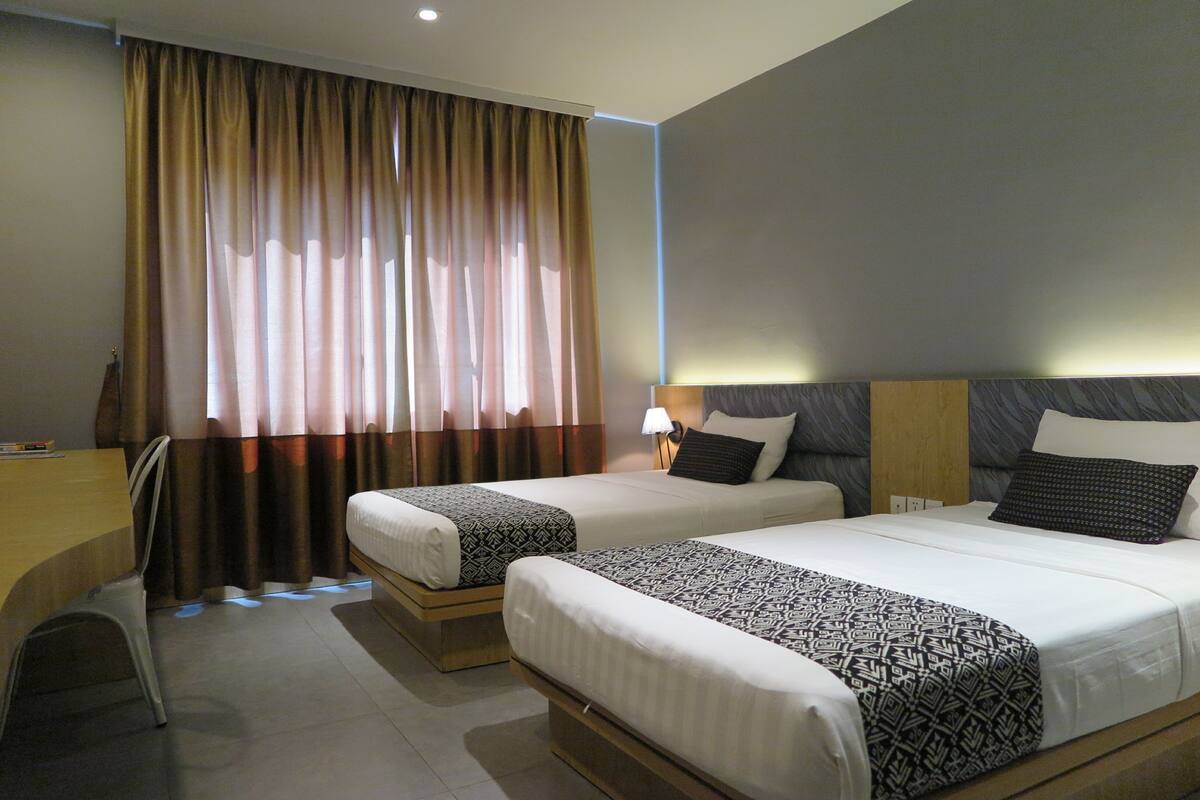 Premium bedding, pillowtop beds, in-room safe, desk