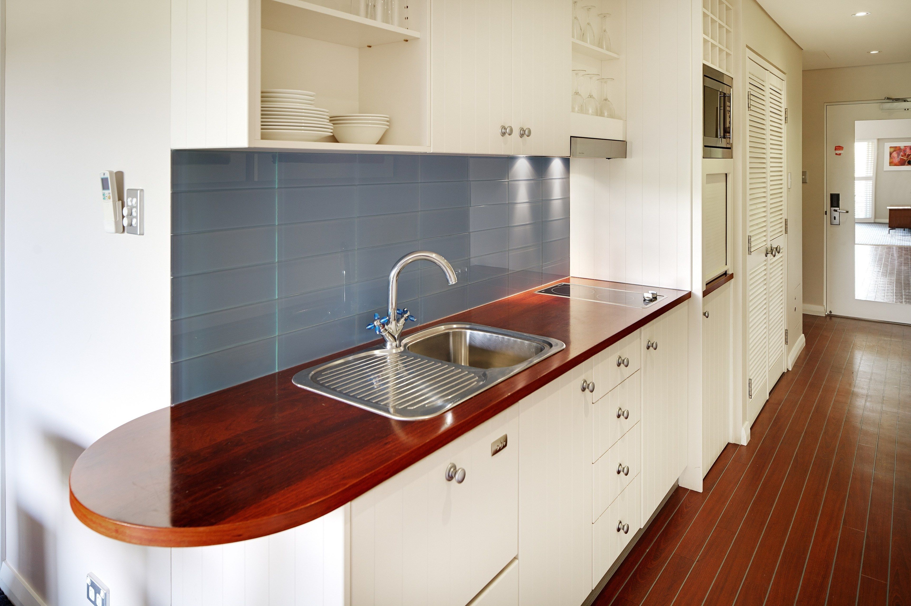 fridge, coffee/tea maker, electric kettle