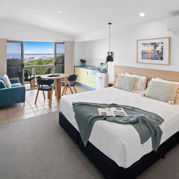 1 bedroom, iron/ironing board, cribs/infant beds, free WiFi - The Observatory Self Contained Apartments (Coffs Harbour)