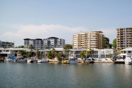 Exterior. Cullen Bay Resort