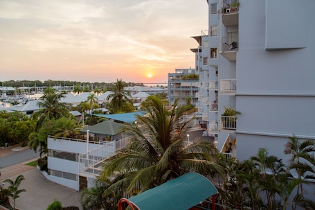 Vista desde la propiedad. Cullen Bay Resort