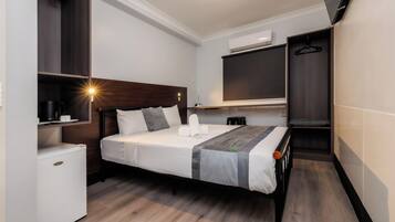 Desk, WiFi, bed sheets