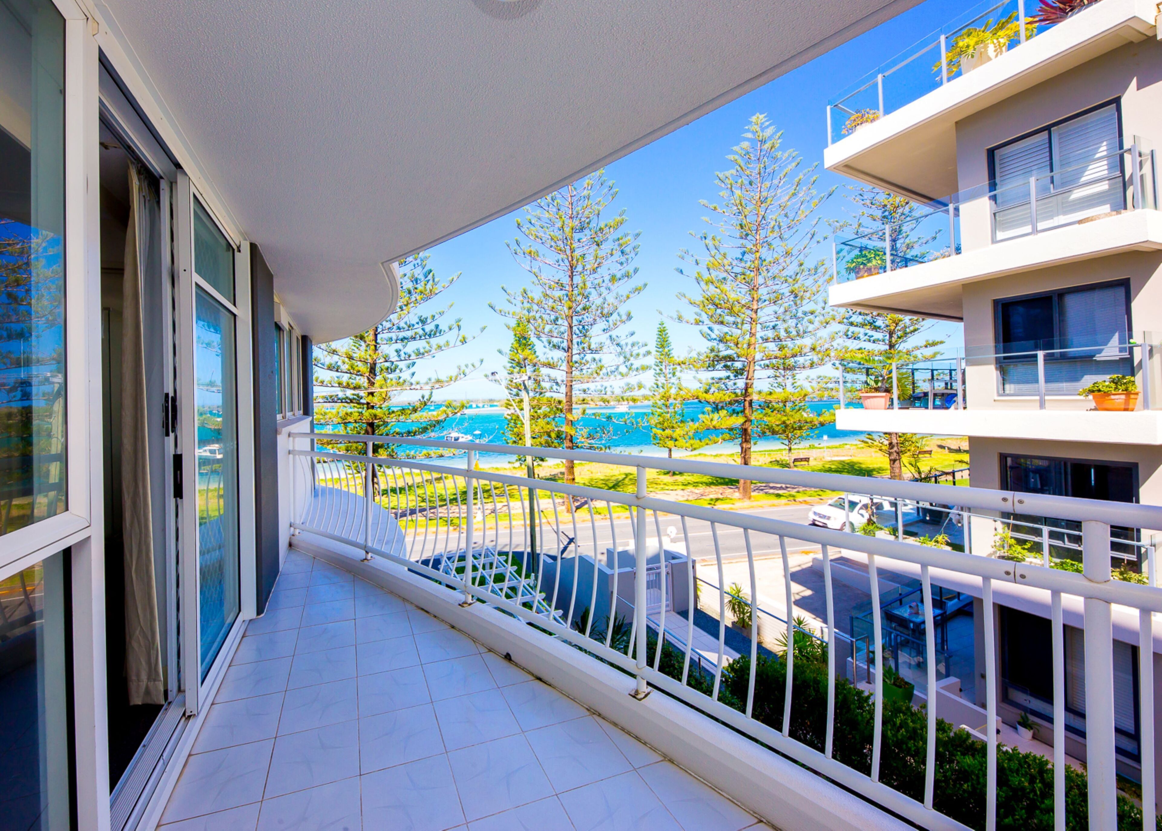 2 bedroom spa waterfront deluxe | terrace/patio