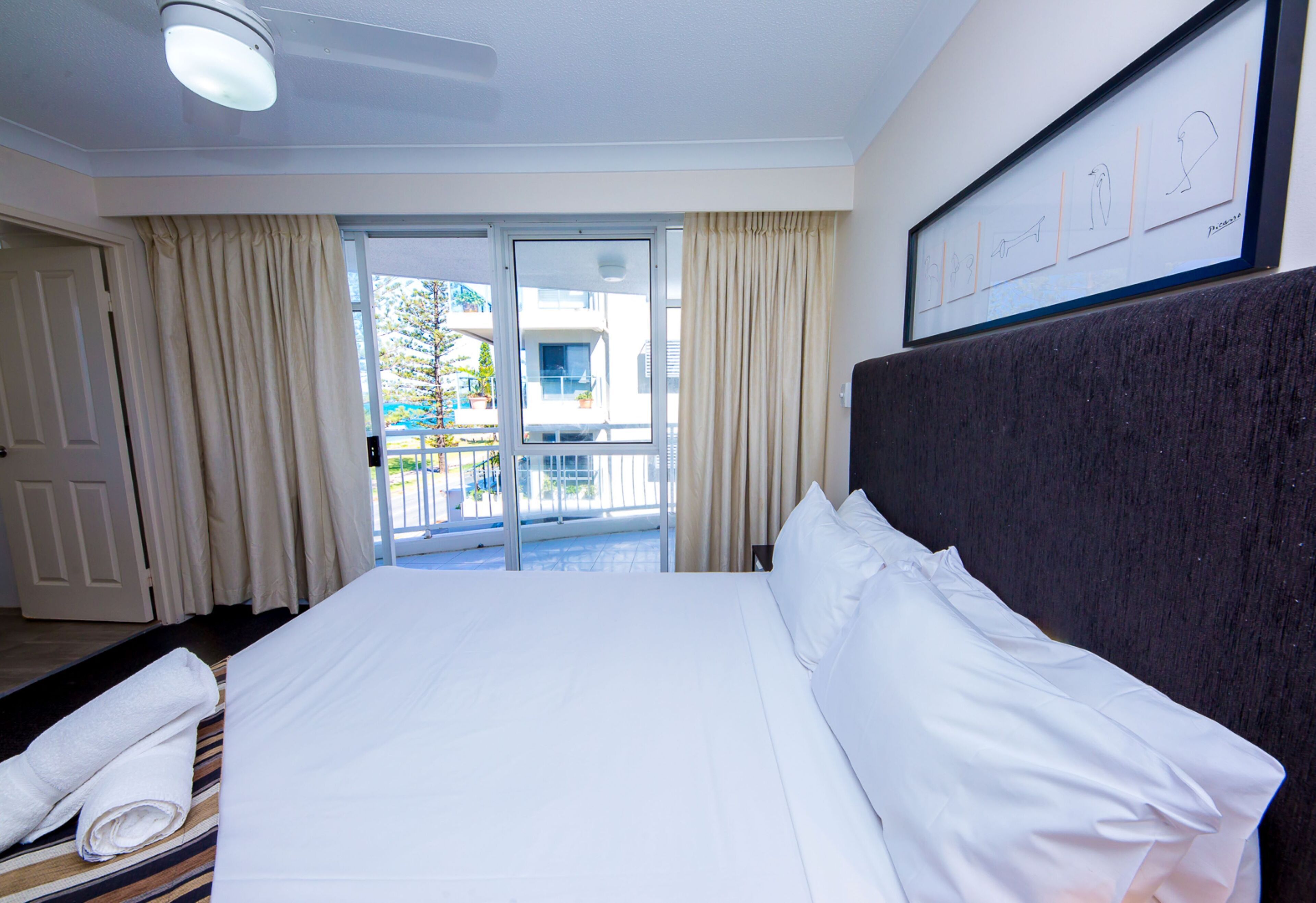 2 bedroom spa waterfront deluxe | 2 bedrooms, iron/ironing board, cots/infant beds, free wifi