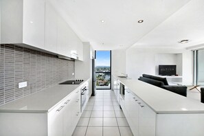Three Bedroom Apartment | Private kitchen - ULTIQA Freshwater Point Resort (Broadbeach Waters)