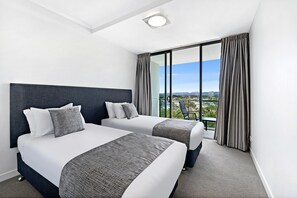Three Bedroom Apartment - ULTIQA Freshwater Point Resort (Broadbeach Waters)