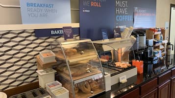 Colazione a buffet inclusa, servita nel weekend