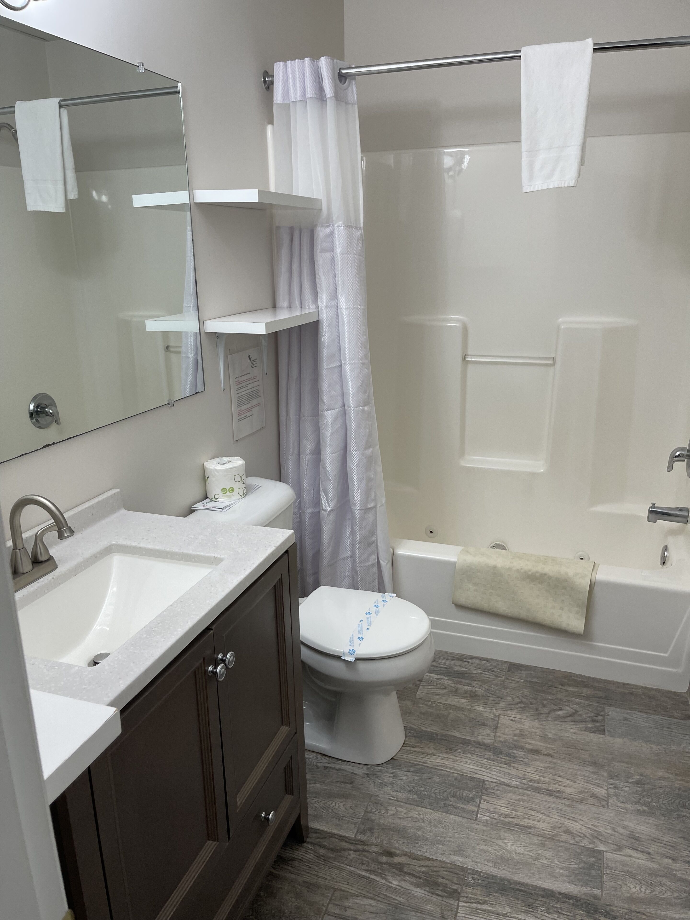 1 king bed | bathroom | free toiletries, hair dryer, towels