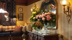 Lobby sitting area - The Inn at Little Washington (Washington)