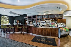 Café da manhã feito na hora todos os dias mediante uma taxa