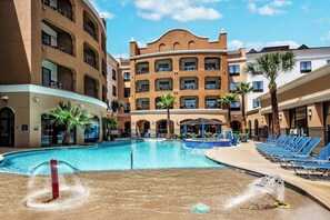 Indoor pool, outdoor pool - Courtyard by Marriott San Antonio SeaWorld - Westover Hills (San Antonio)
