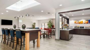 Ilmainen päivittäinen täysi aamiainen