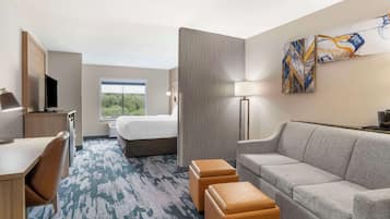 Suite, 1 cama de matrimonio grande con sofá cama, accesible para personas con discapacidad | Caja fuerte, escritorio, espacio para trabajar con un portátil