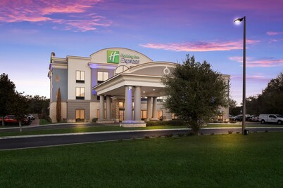 Holiday Inn Express Hotel & Suites PERRY by IHG