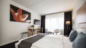Standard Double Room + | Escritorio, cortinas opacas, sistema de insonorización y cunas gratuitas