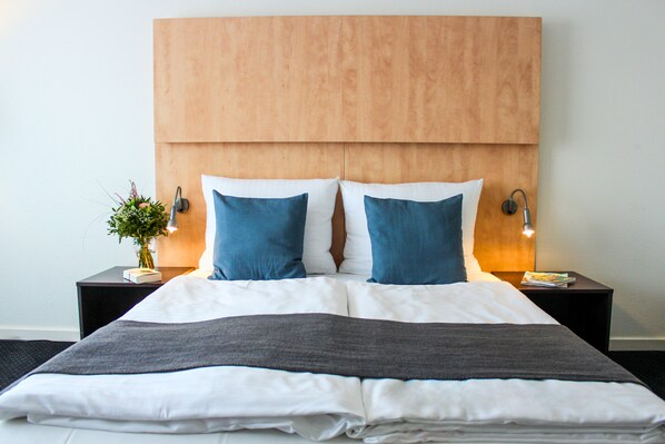 Standard Double Room + | Desk, blackout drapes, soundproofing, free cribs/infant beds - Good Morning + Bad Oldesloe (Bad Oldesloe)