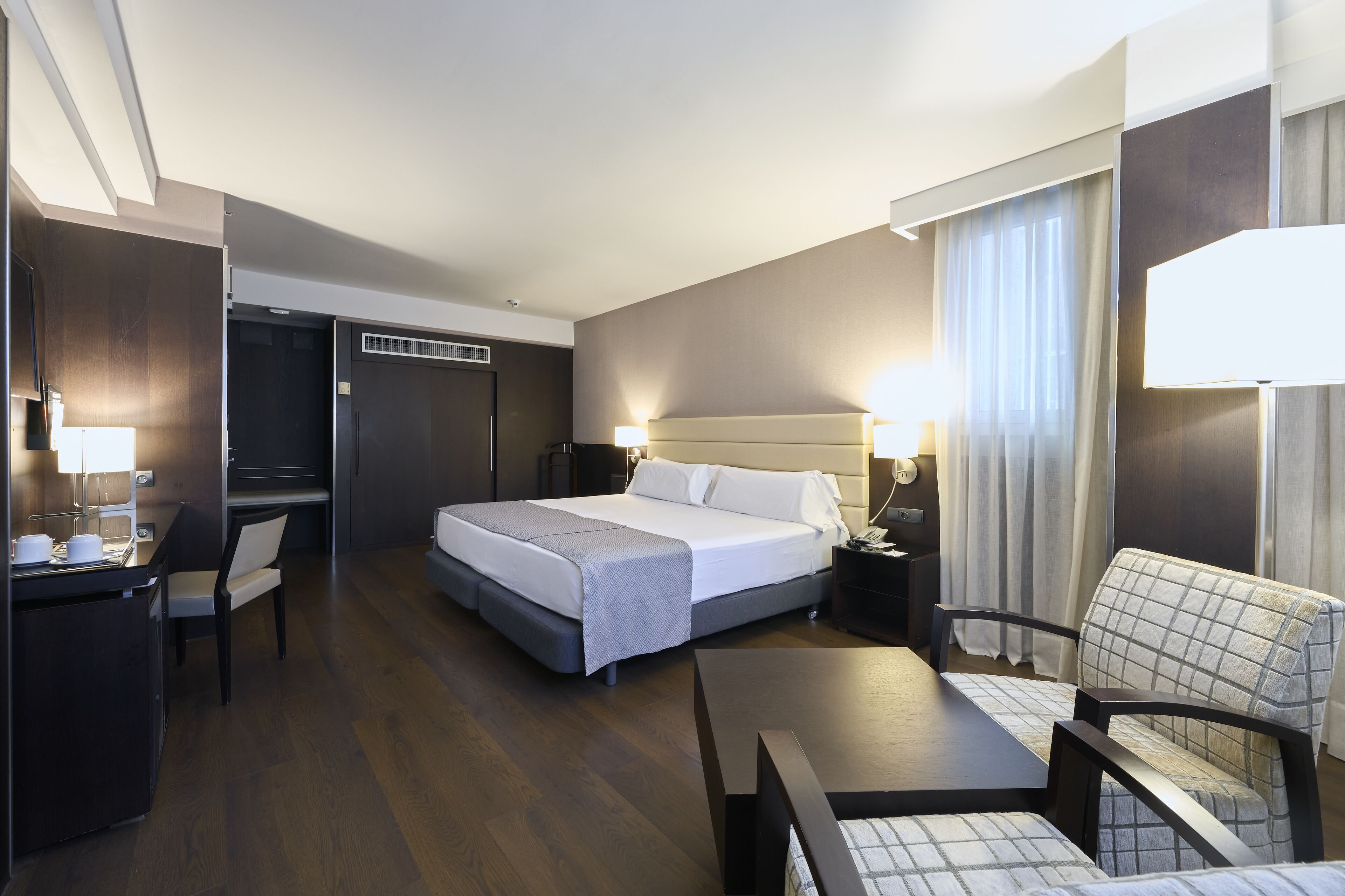 1 bedroom, minibar, in-room safe, desk