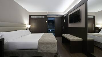 Minibar, in-room safe, desk, soundproofing