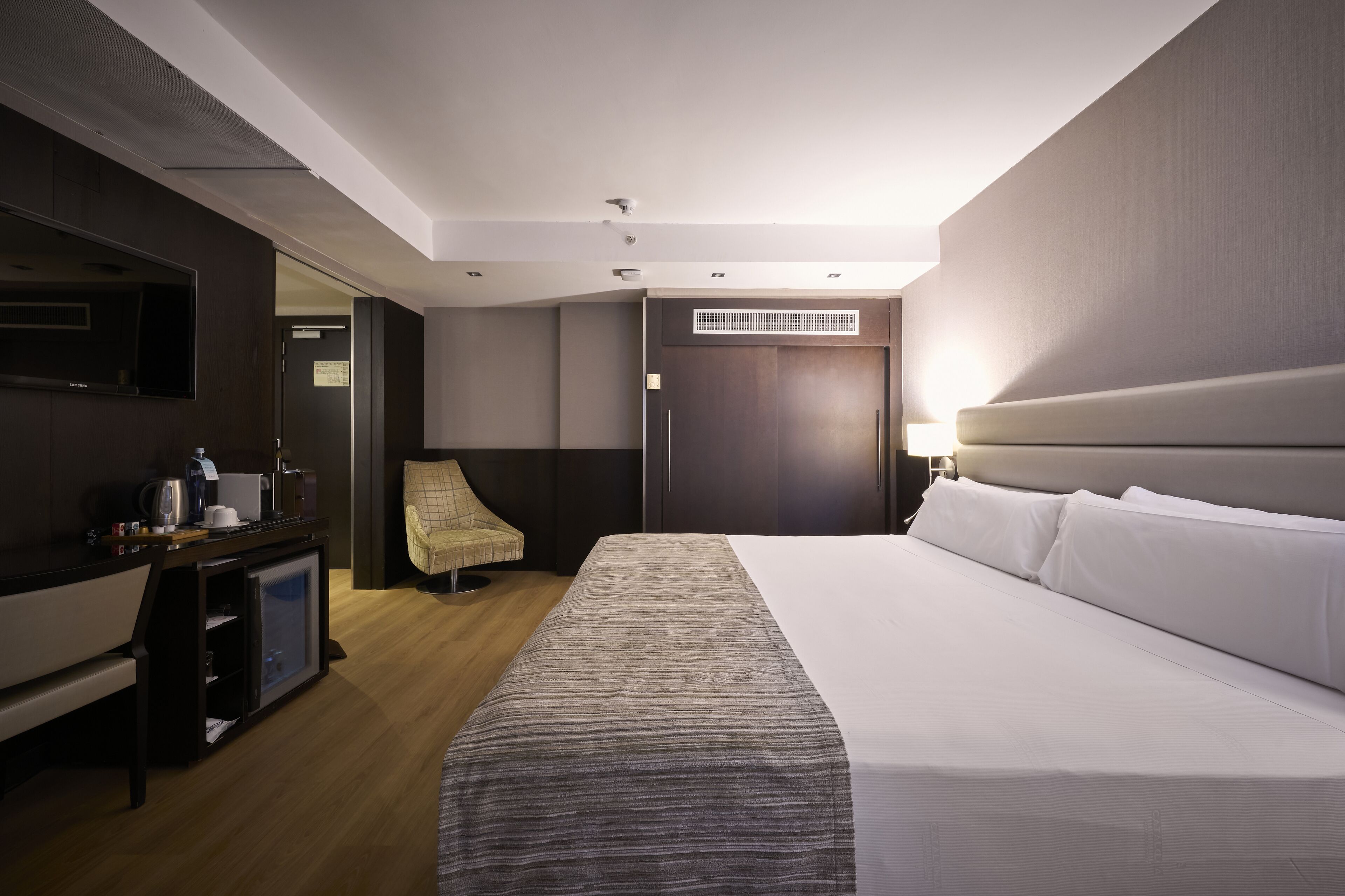 1 bedroom, minibar, in-room safe, desk