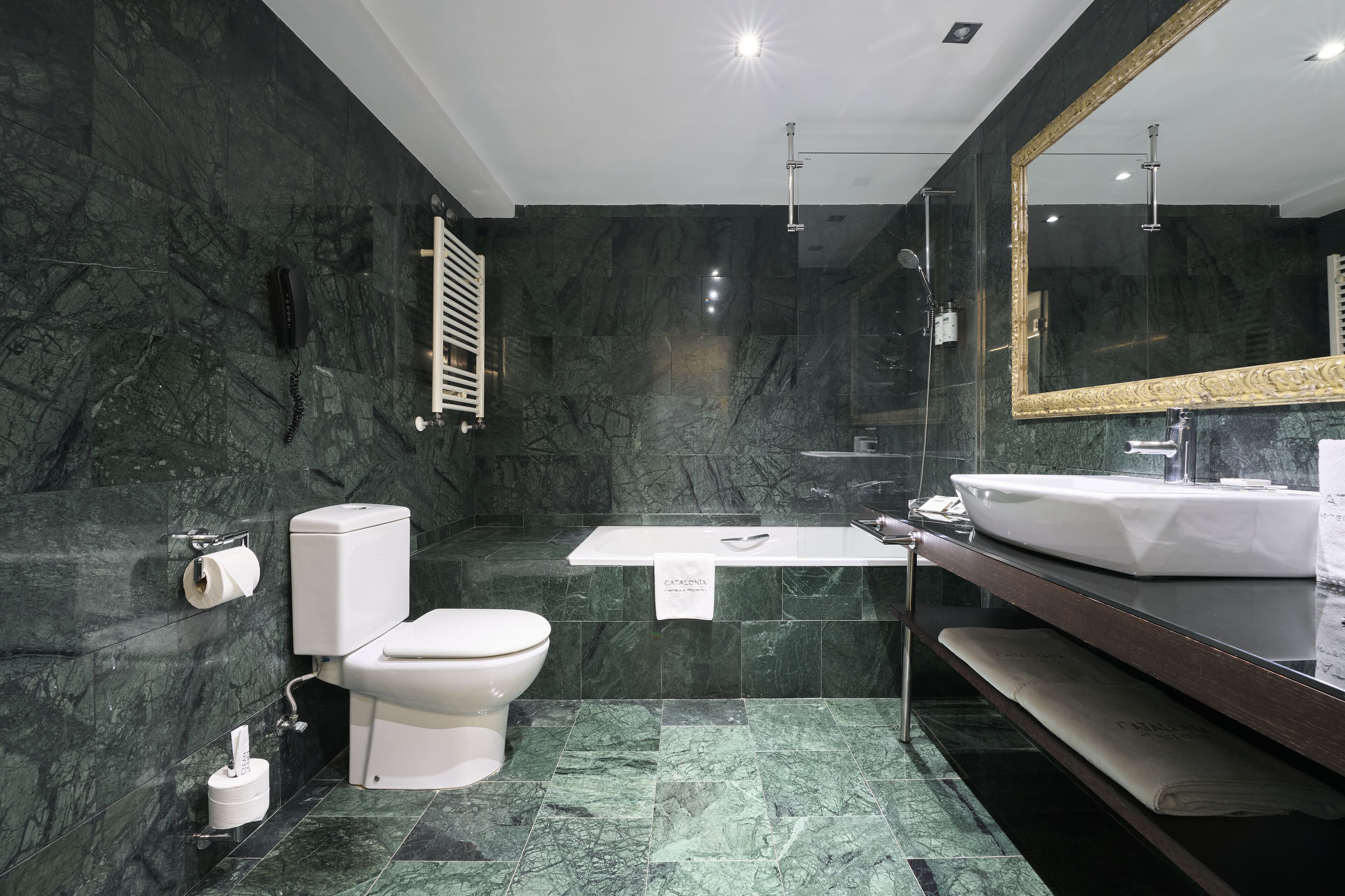 1 bedroom, minibar, in-room safe, desk