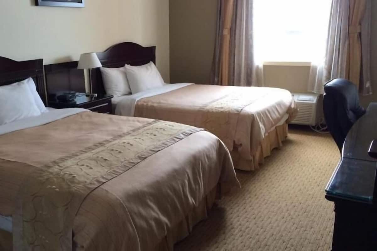 Daunenbettdecken, Betten mit Memory-Foam-Matratzen, Schreibtisch