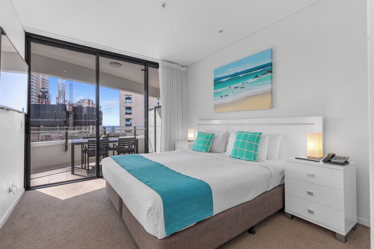 1 Bedroom Apartment | In-room safe, iron/ironing board, rollaway beds (surcharge), WiFi (free)