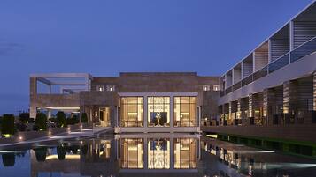 Fassade der Unterkunft – Abend/Nacht