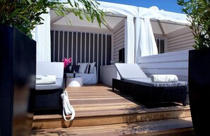 Sun deck