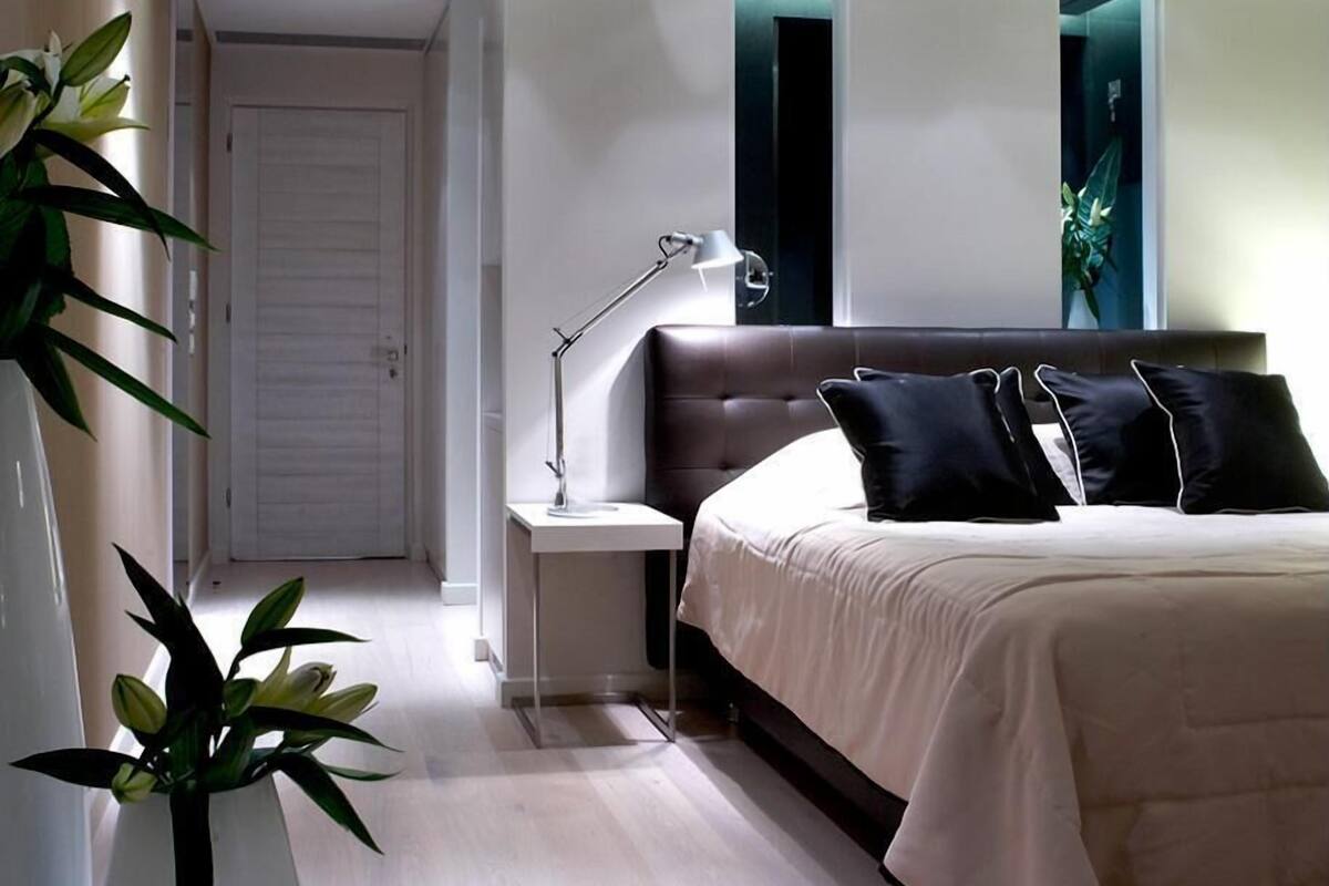 2 bedrooms, in-room safe, free wifi, bed sheets