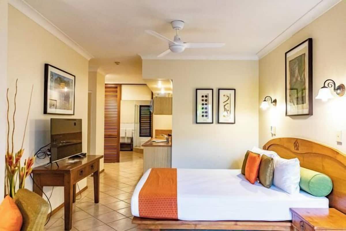 1 bedroom, individually furnished, iron/ironing board, free WiFi