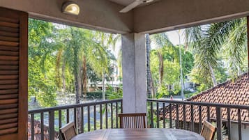 3 Bedroom Apartment | Terrace/patio