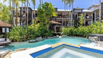 Deluxe Apartment, 1 King Bed, Garden View | Resort view