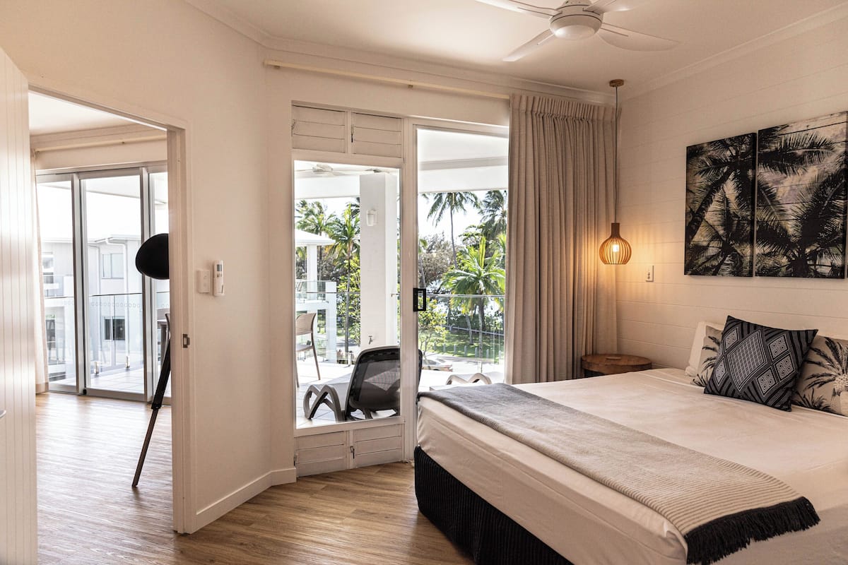 2 Schlafzimmer, individuell eingerichtet, Bügeleisen/Bügelbrett