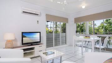 Apartemen, 1 kamar tidur | Area keluarga | TV LCD dan pemutar DVD