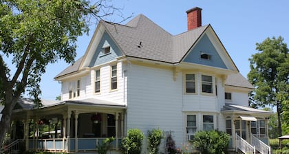 Green Oaks Bed and Breakfast