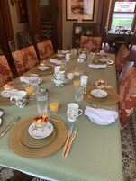 Desayuno completo gratuito y diario