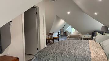 Suite studio Premier | Literie de qualité, décor unique, ameublement unique