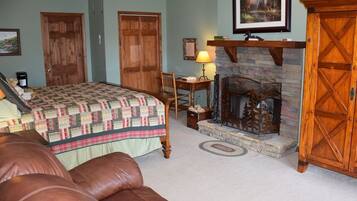 Standard Double Room, Ensuite (Campbell Mountain Suite) | 1 bedroom