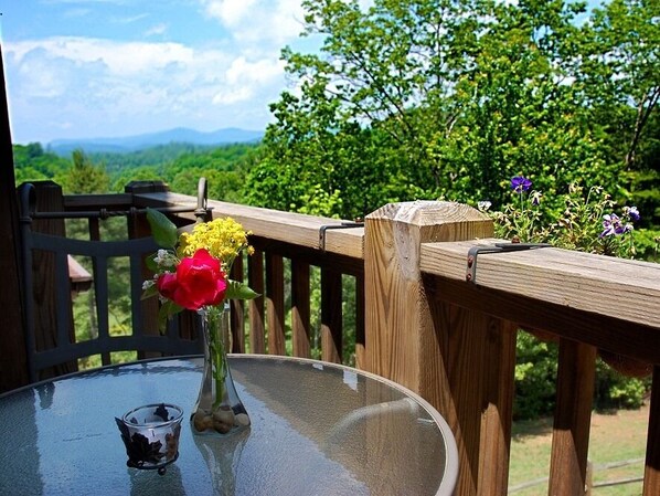 Habitación doble superior, baño en la habitación (Quinn Mountain Suite) | Vista del balcón