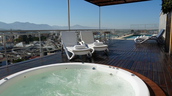 Rooftop terrace - Design Suites Salta (Salta)