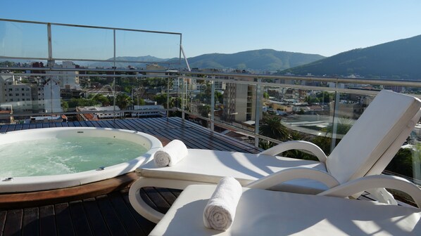 مغطس سبا خارجي